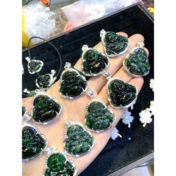 Mặt dây chuyền Phật Di Lặc Ngọc Sơn thủy kích thước 2,4cm đã bọc bạc