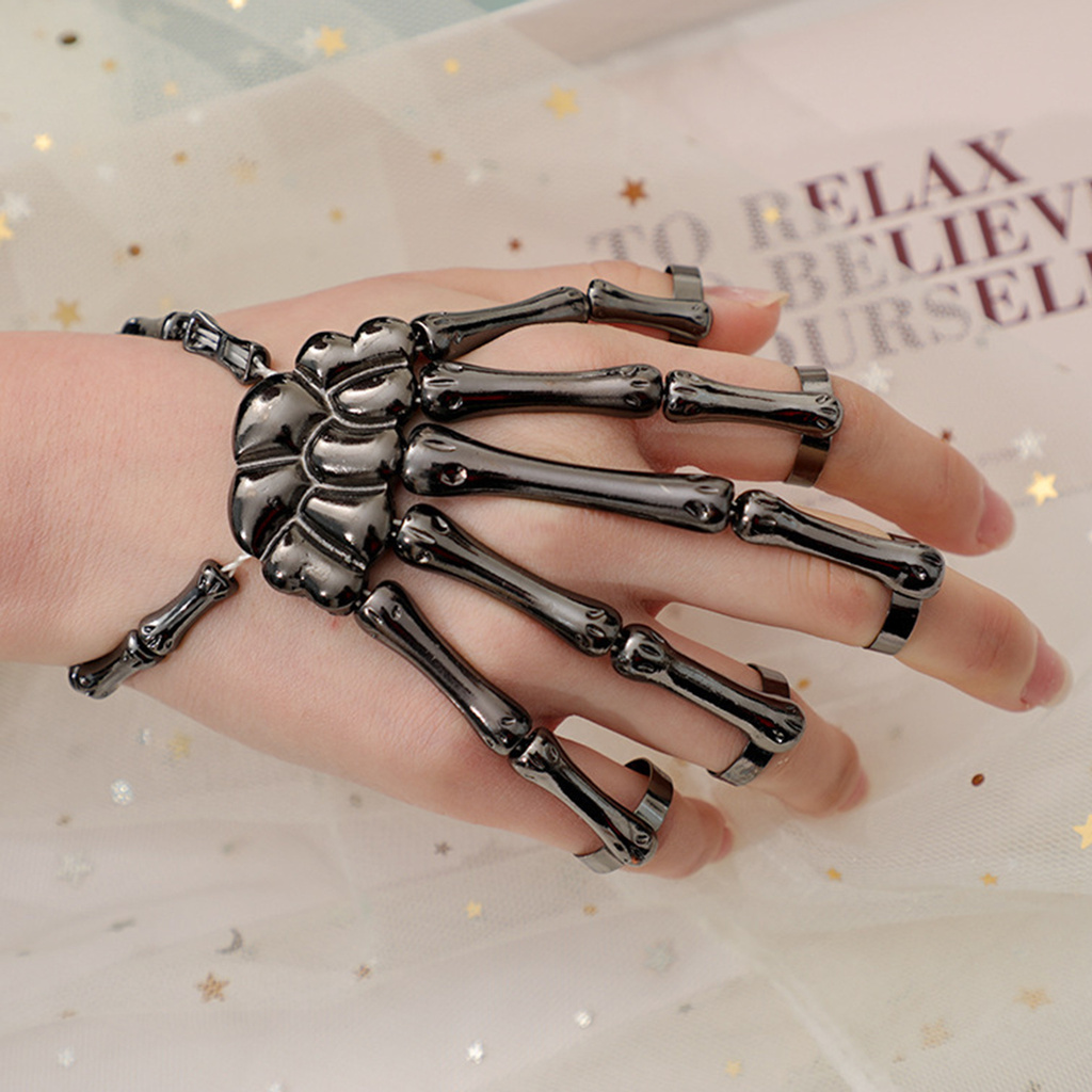 Vòng tay kết hợp nhẫn hình xương bàn tay phong cách gothic độc đáo