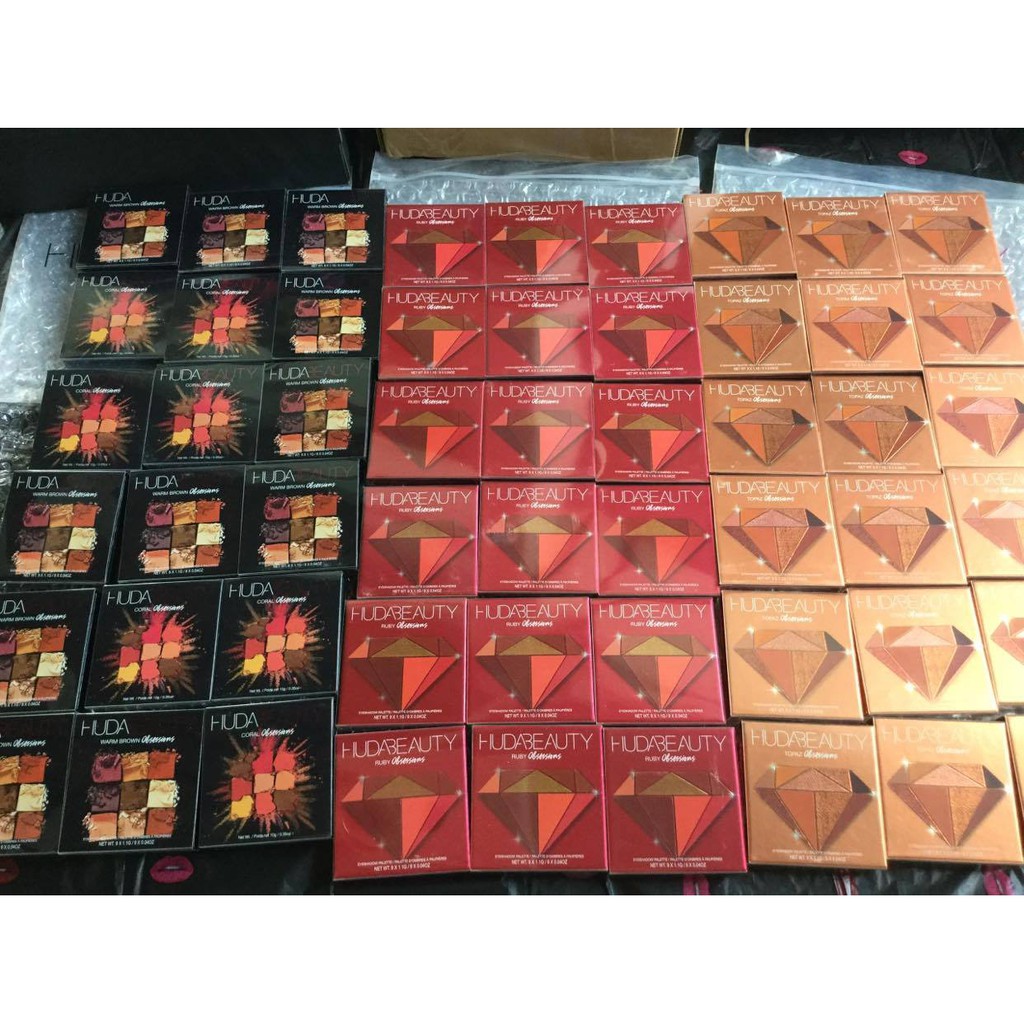 Bảng phấn mắt Huda Beauty Coral Obsessions | BigBuy360 - bigbuy360.vn
