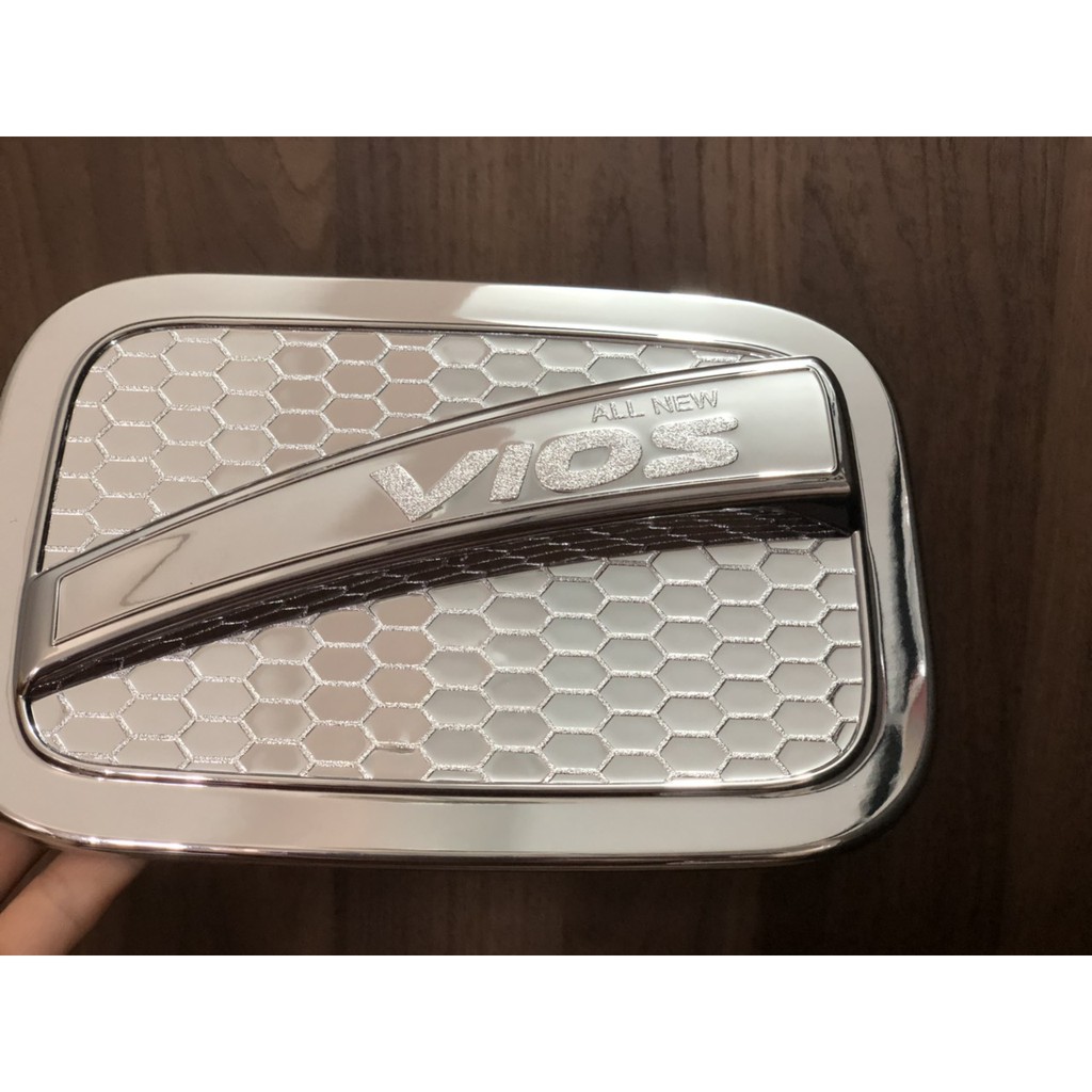 Ốp nắp bình xăng mạ crom xe Vios 2018-2019-2020-2021