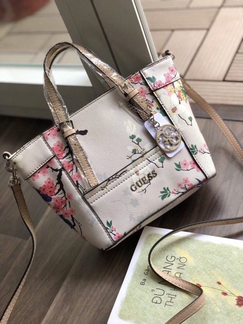Túi Guess hoa mini