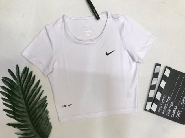 SHOP UY TÍN sét bộ đồ thể thao tập gym yoga nữ ( quần lửng + áo croptop)