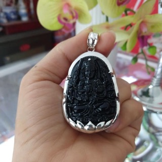 Mặt phật bọc bạc đá đen