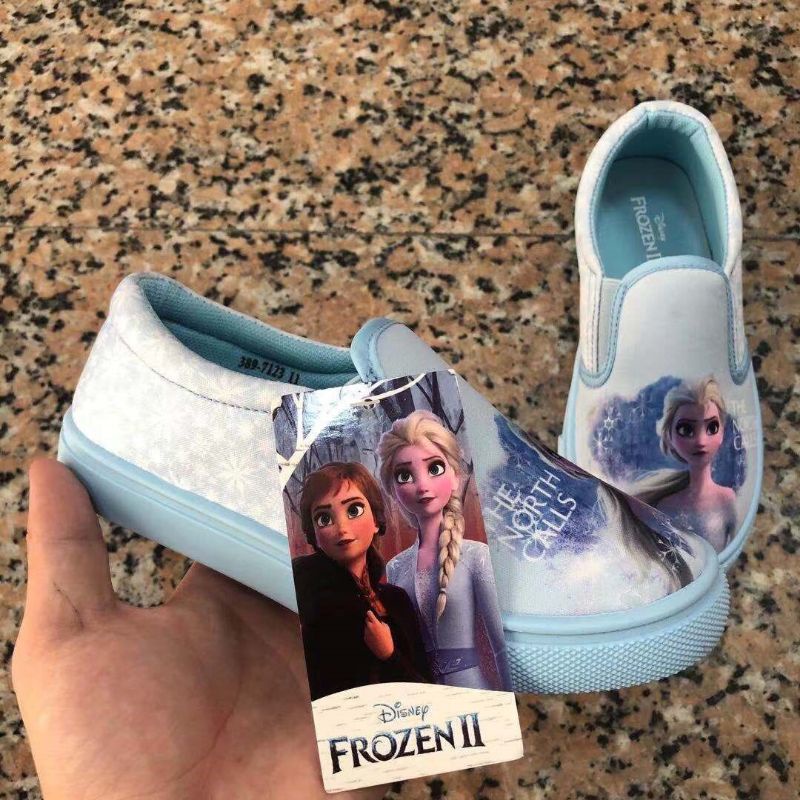 Giày xuất dư cho bé