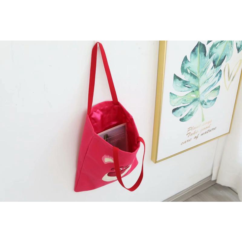 TÚI XÁCH GẤU DÂU LOTSO [SẴN] THÊU NỔI 3D CHUẨN XỊN NÉT ĐỰNG ĐỒ, TÚI ĐỰNG CƠM DỄ THƯƠNG