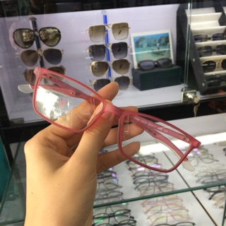 Gọng kính chơi thể thao