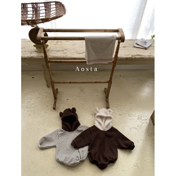 SUIT KẺ GOMGOM NHÀ AOSTA MADEINKOREA