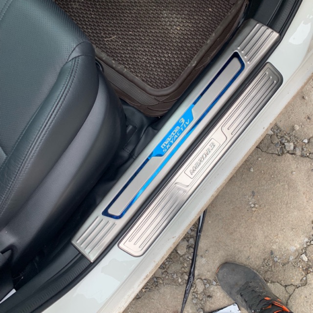 Ốp bậc chân trong Mazda 3 Skyactive
