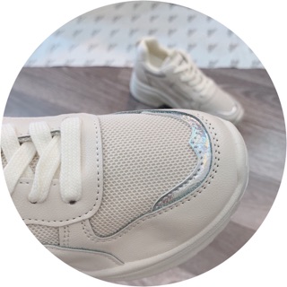 Giày sneaker độn đế 6 cm trắng