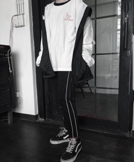 Quần jogger nữ 2 sọc nhỏ
