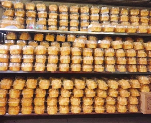 [Mã 77FMCGSALE1 giảm 10% đơn 250K] Bánh bông lan sốt ruốc thần thánh ( chỉ giao tại Hà Nội) | BigBuy360 - bigbuy360.vn