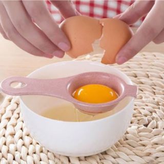 Dụng cụ tách lòng đỏ trứng gà