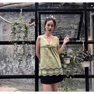 Áo 2 dây cổ tim viền ren