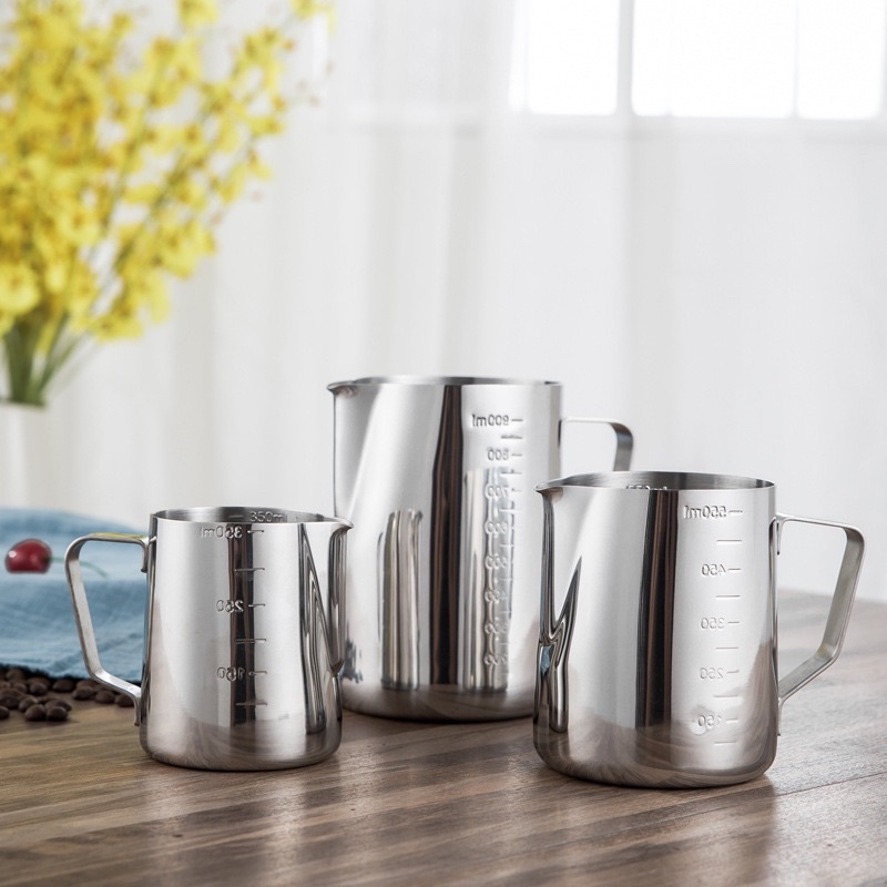Ca đánh sữa inox có vạch chia dung tích 350-600-1000ml
