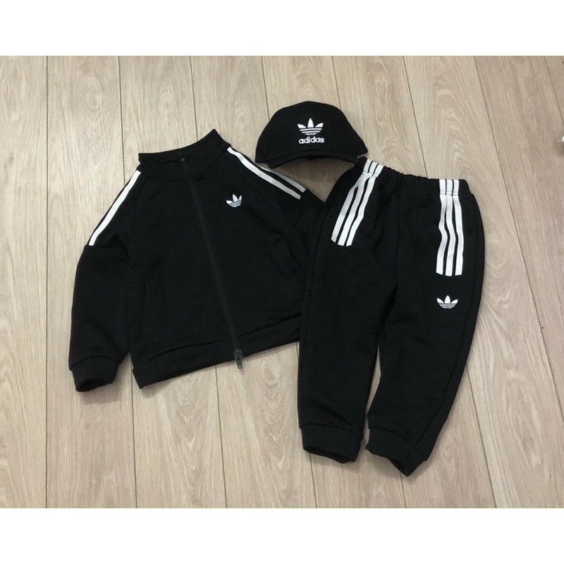 Sét bộ khoác nỉ Adidas kèm mũ lưỡi trai siêu xịn xò
