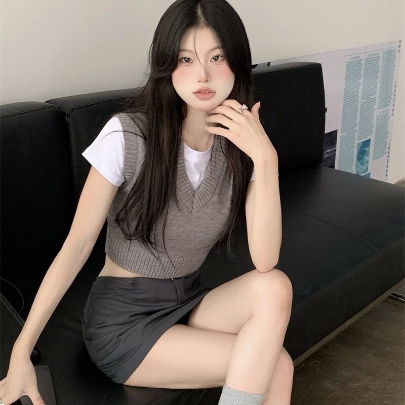 Áo gile xám croptop ngắn dáng ôm hot trend phong cách hàn quốc