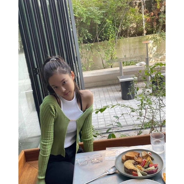 Set áo khoác cardigan xanh lá len tăm Blackpink Jennie