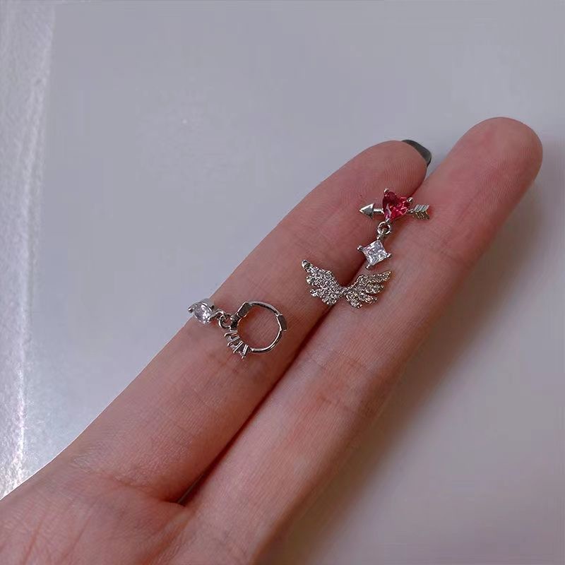 Khuyên Tai Nữ Trang Tạo Hình Độc Đáo