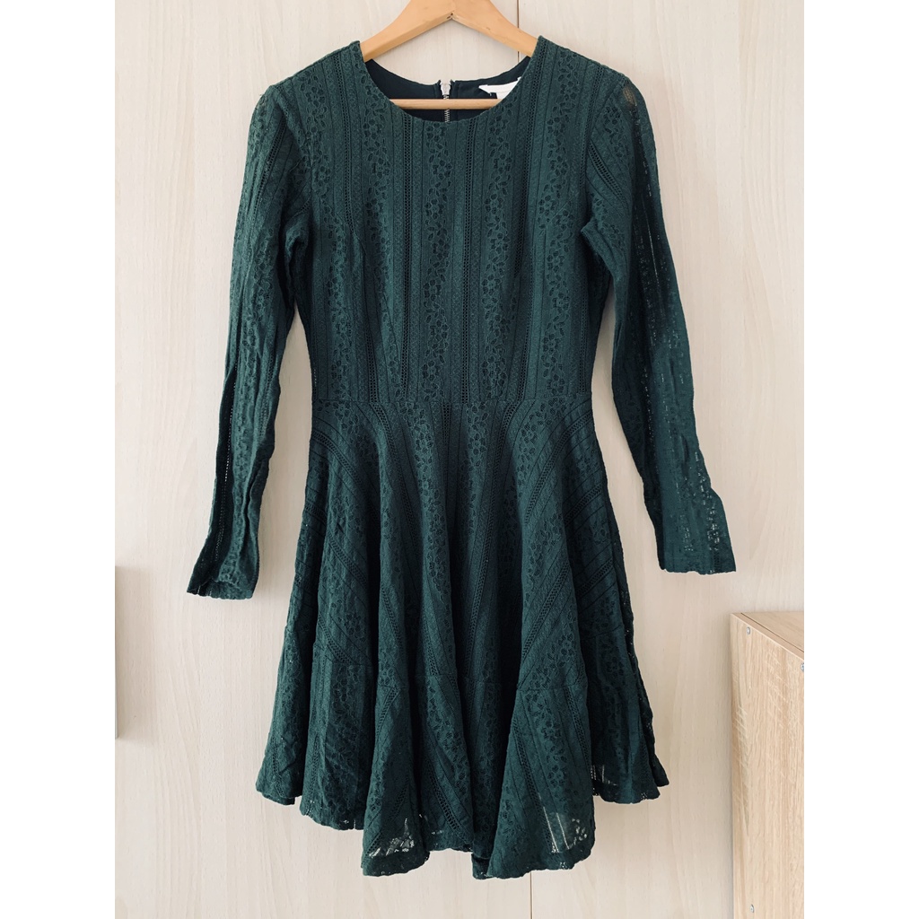 Đầm ren xanh lá hiệu H&M