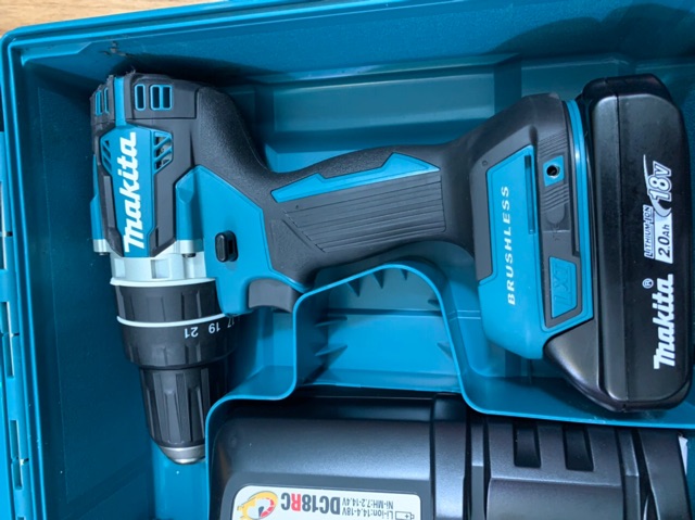 Máy khoan Makita xph 12