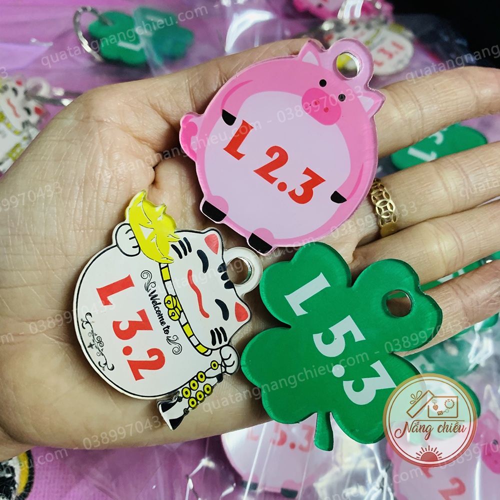 Móc khóa số phòng, số xe, đánh số thứ tự, in logo doanh nghiệp theo yêu cầu, chất liệu mica sáng bóng