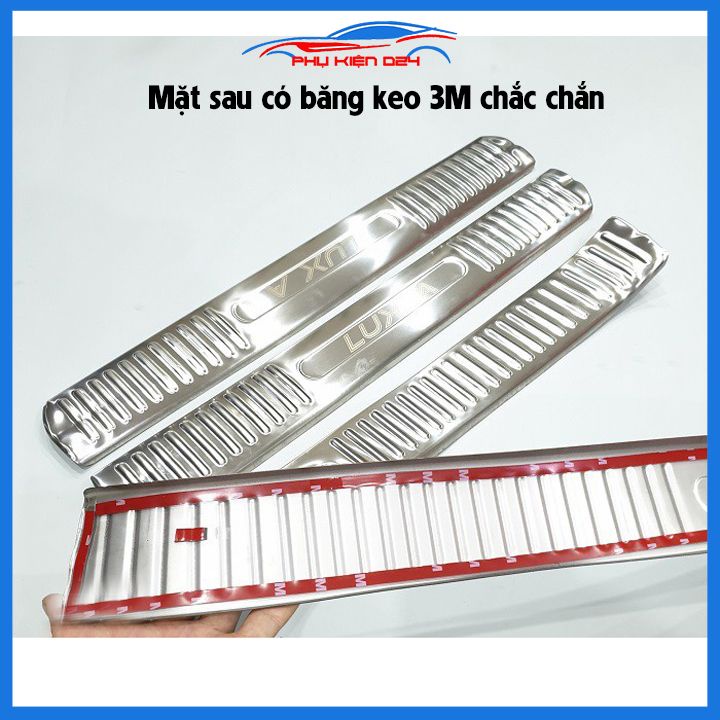 Nẹp bước chân trong INOX ô tô Vinfast Lux A 2.0 2020-2021-2022 chống trầy bảo vệ trang trí xe