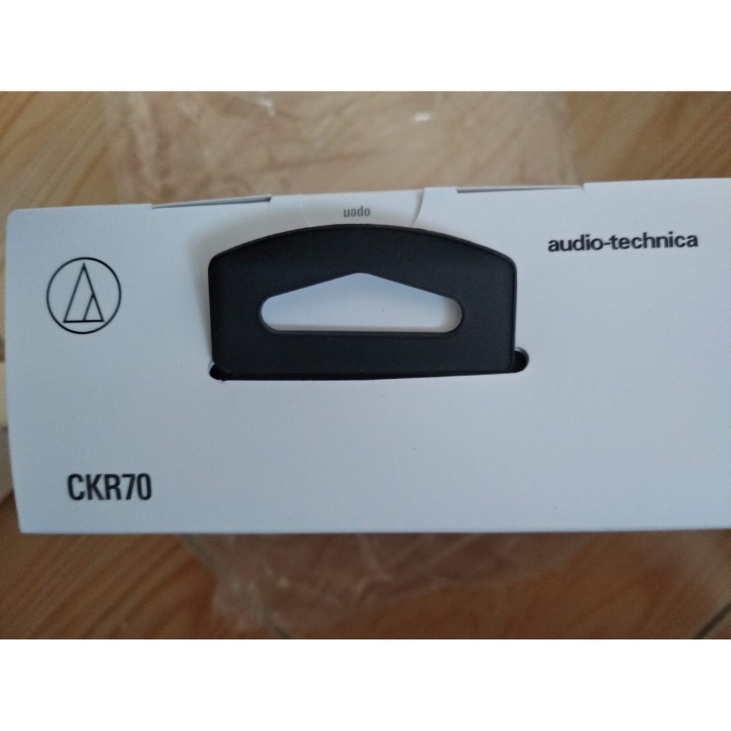 Tai nghe Audio Technica ATH CKR70iS