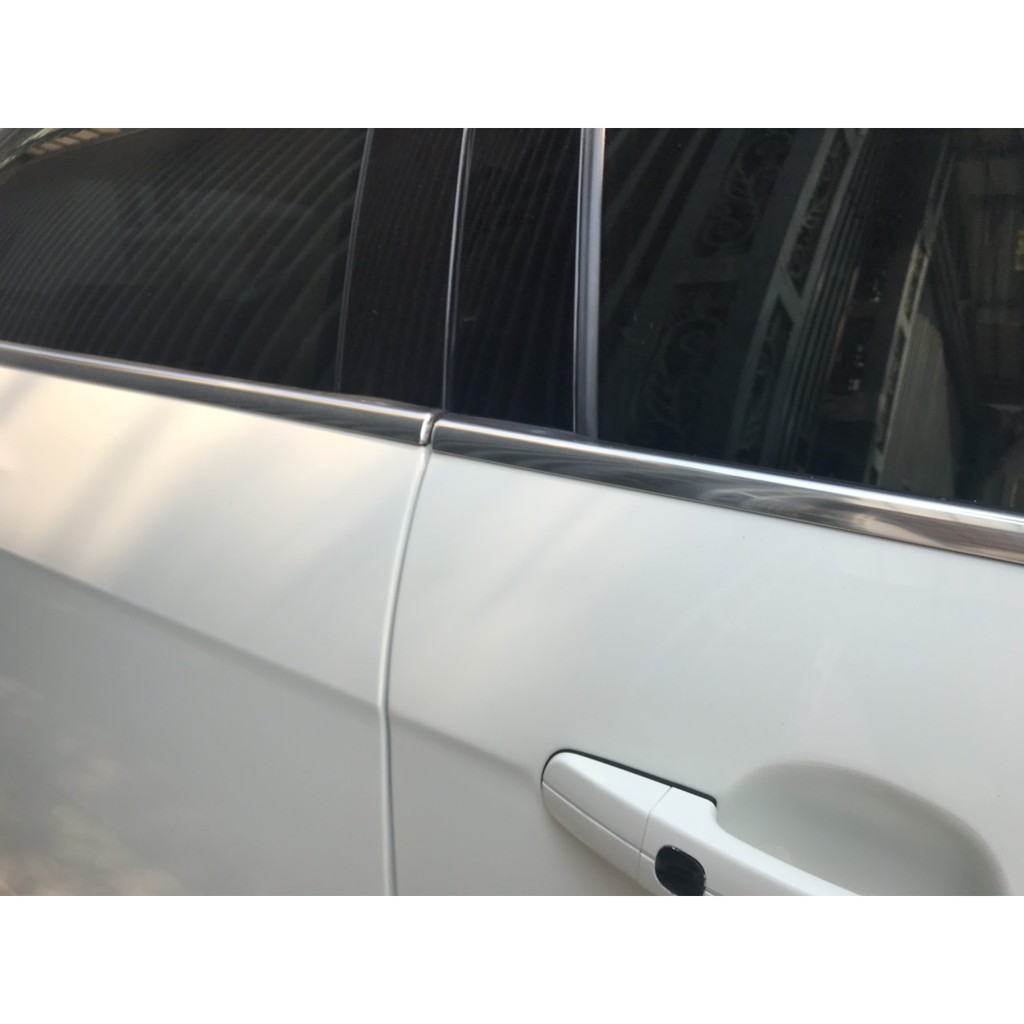 Nẹp chân kính inox theo xe Focus sedan 2012-2019