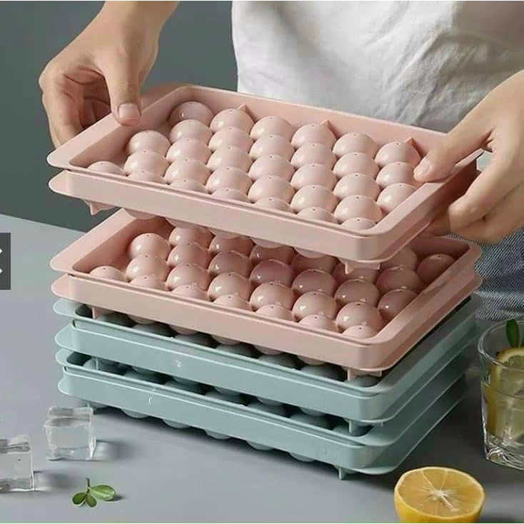 Khay nhựa  làm đá 33 ô  có nắp đậy iện ích
