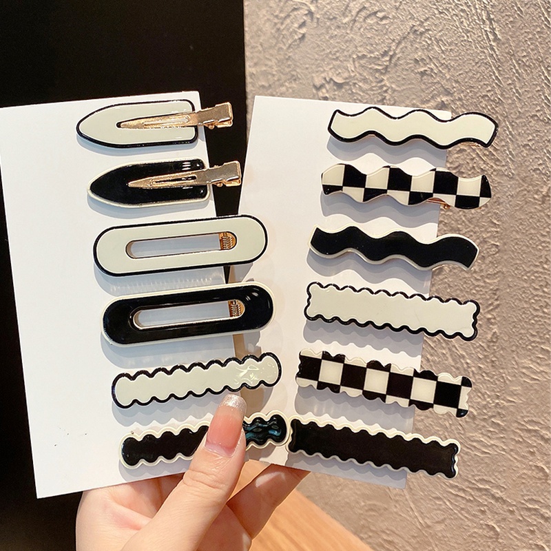 Kẹp Tóc Họa Tiết Ô Vuông Trắng Đen Hiện Đại