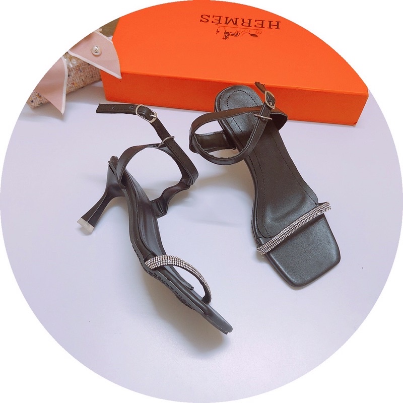 Giày sandal quai mảnh đá ngang gót nhọn 7p mẫu mới nhẹ nhàng nữ tính