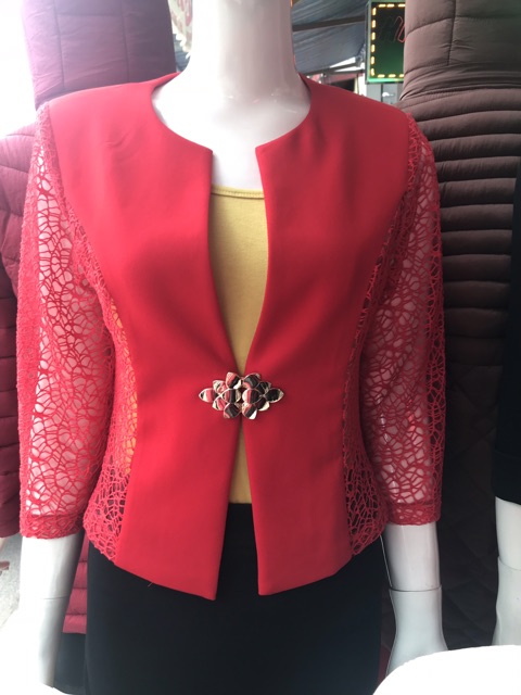 Áo vest lửng phối ren tay lỡ .3 mầu : đen, đỏ ,trắng . Size: SML | BigBuy360 - bigbuy360.vn