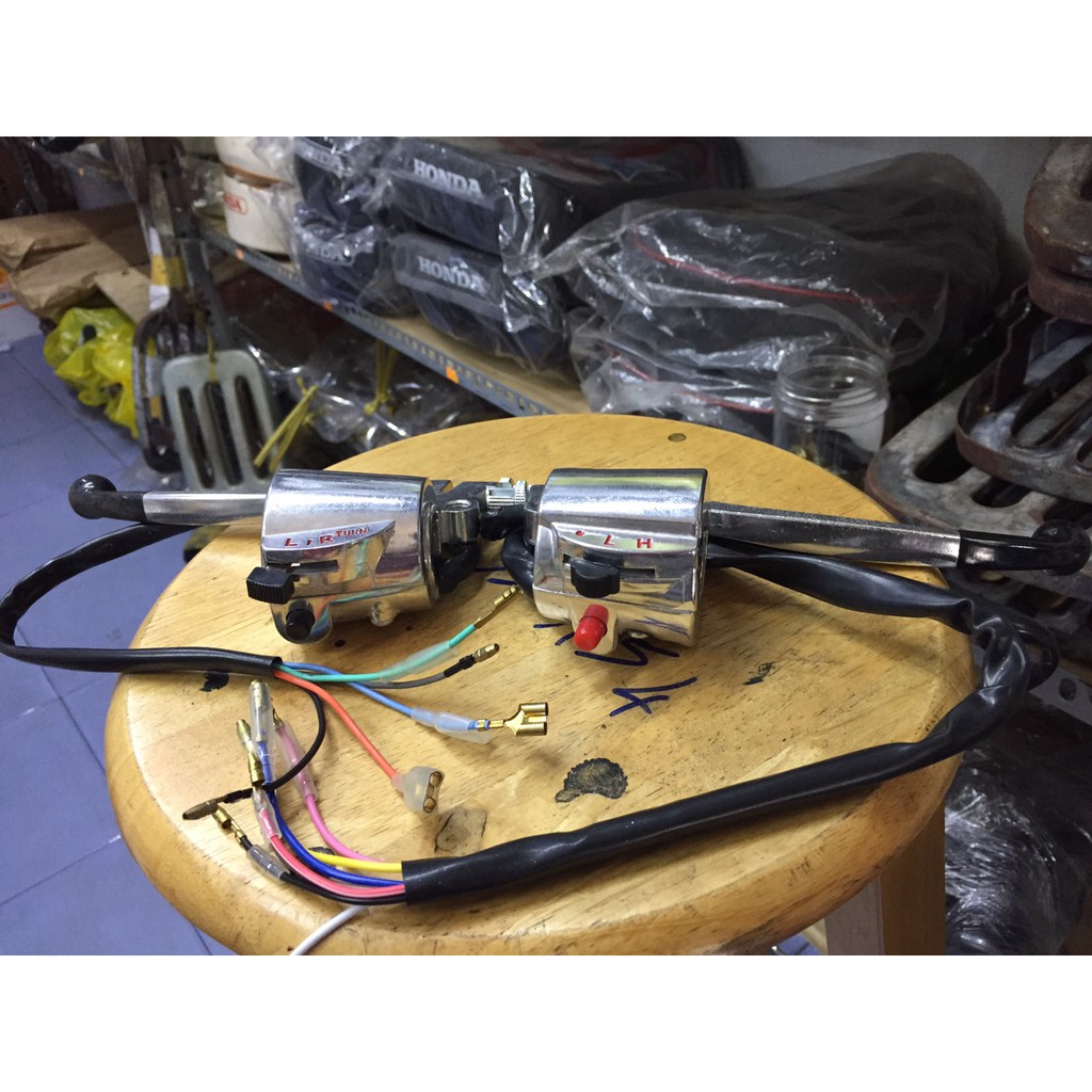 Cặp tai côn + thắng và đèn và xinhan cho xe honda 67 - có nút đề cho anh em độ chế