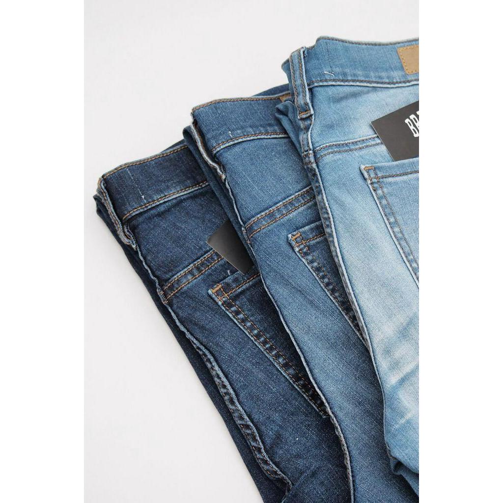 Quần jeans ống đứng wash nhẹ BR4VO