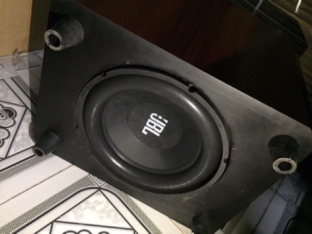 Loa sub trầm JBL