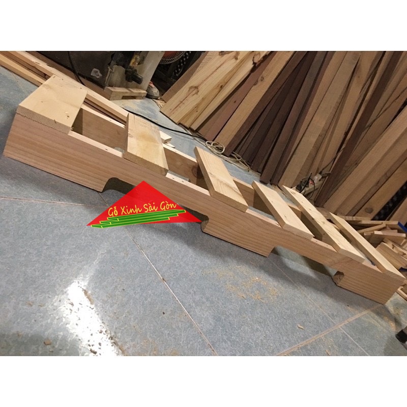 Đố khuyết gỗ thông dùng để đóng chân giường pallet dài 1m1, cao 9cm, dày 3cm đã bào láng đẹp