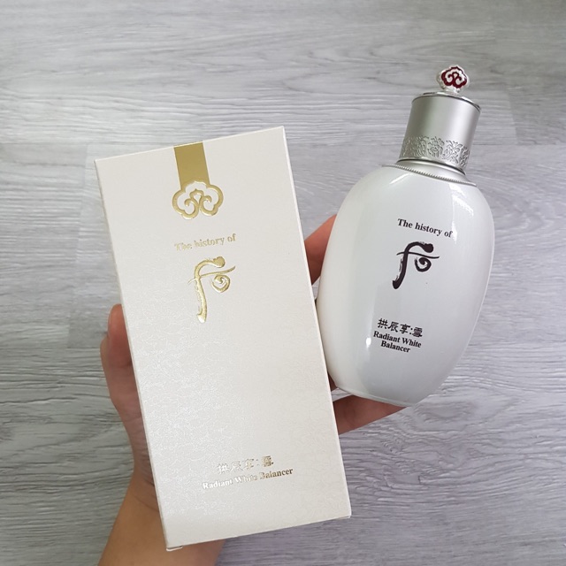 Nước hoa hồng dưỡng trắng Radiant White Balancer 150ml Được chưng cất từ thành phần thất hương bát bạch tán, hoa cúc