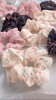 Cột tóc scrunchies vải voan hình cherry