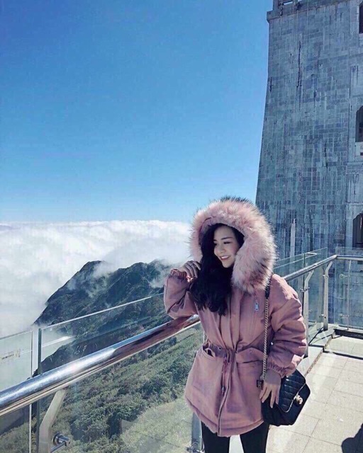 Áp khoác lông nha ce ơi. Đẹp rẽ mẫu nhà mặc nhé. Cầm nặng tay luôn ạ ấm lắm nhé