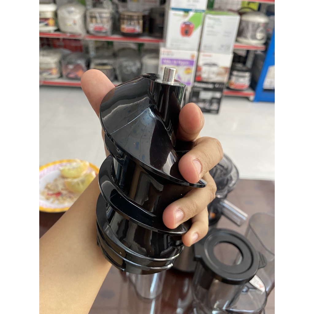 Máy ép chậm Kangaroo KG1B6 - Hàng trưng bày