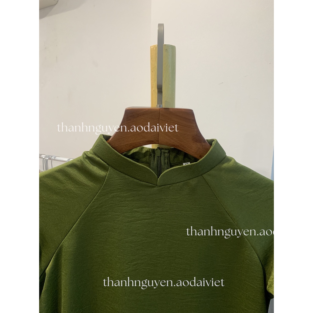 Áo dài xanh rêu dáng suông truyền thống lụa Tây Thi