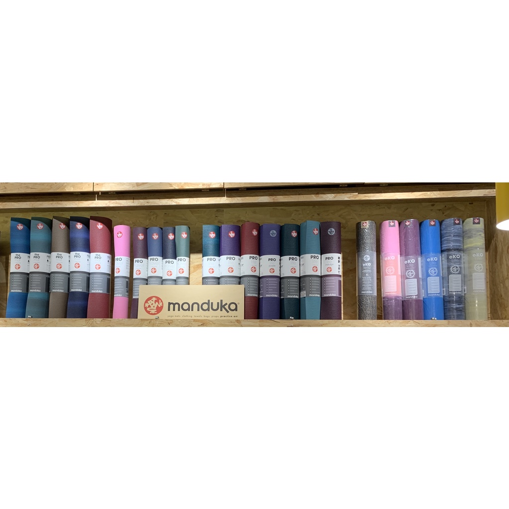 Thảm tập yoga - gym Manduka protravel 3mm chống trơn trượt, nhẹ , xếp gọn