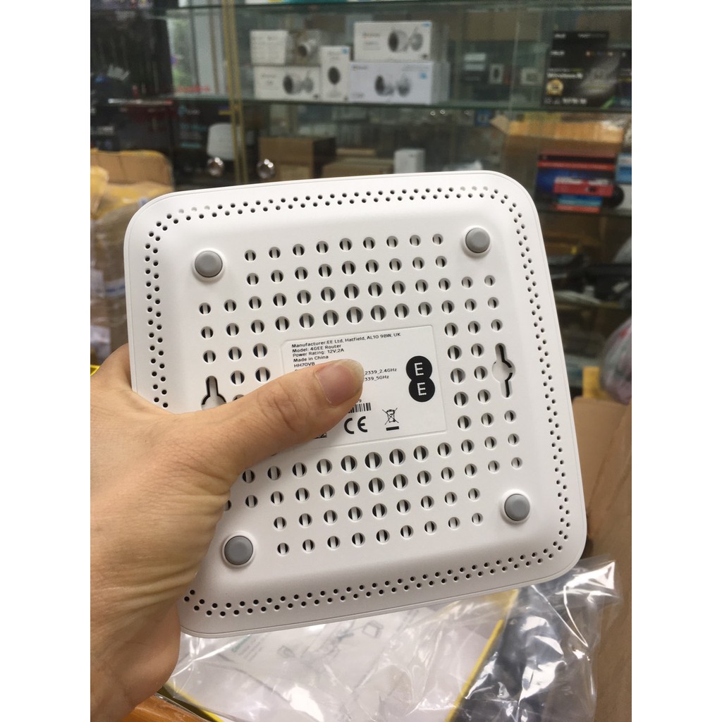 Bộ Phát Wifi 4G Alcatel HH70 - Tốc độ 300Mbps - Hỗ trợ hai băng tân - Chuẩn AC