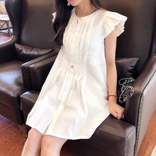 Đầm trắng xếp ly