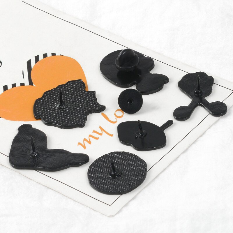 Huy hiệu cài áo bằng da hình cô gái 6 phong cách