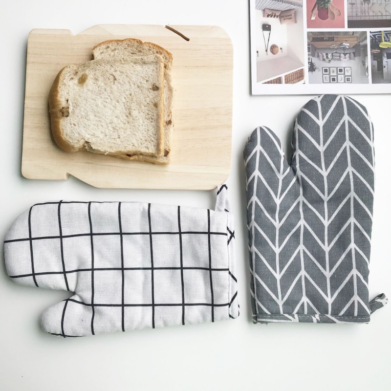 Găng Tay Nhấc Nồi Cách Nhiệt Chống Bỏng Tiện Lợi