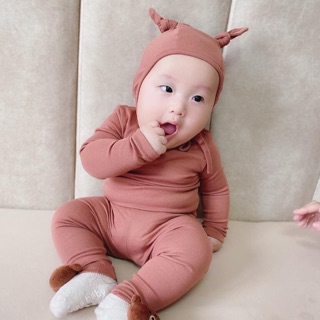 Bộ dài tay kèm mũ tai thỏ cho bé