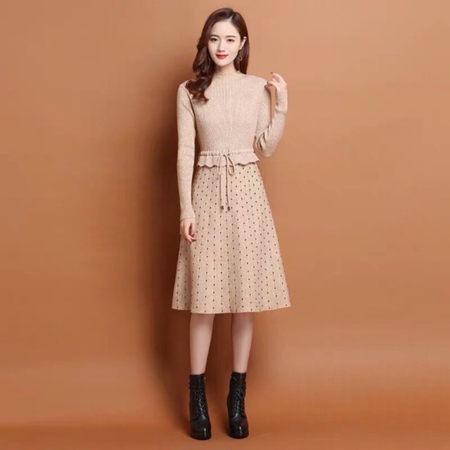 Đầm len rút eo. 320k.
