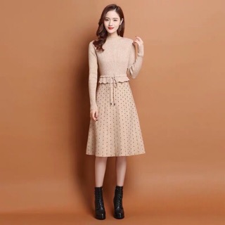 Đầm len rút eo. 320k.