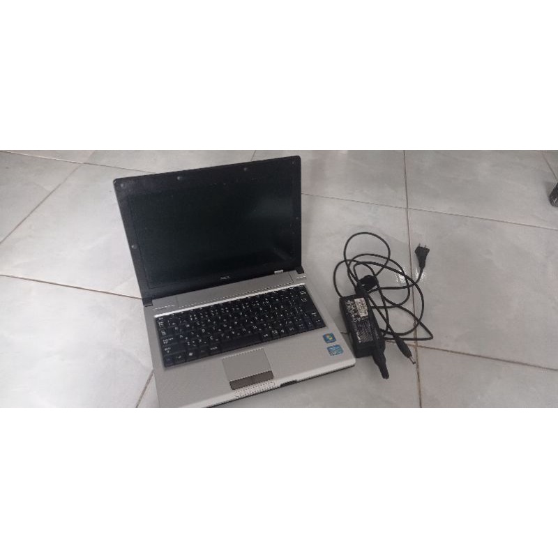 Laptop cũ NEC VersaPro VB D 12.1inch Core i7 đời 2 RAM 4G